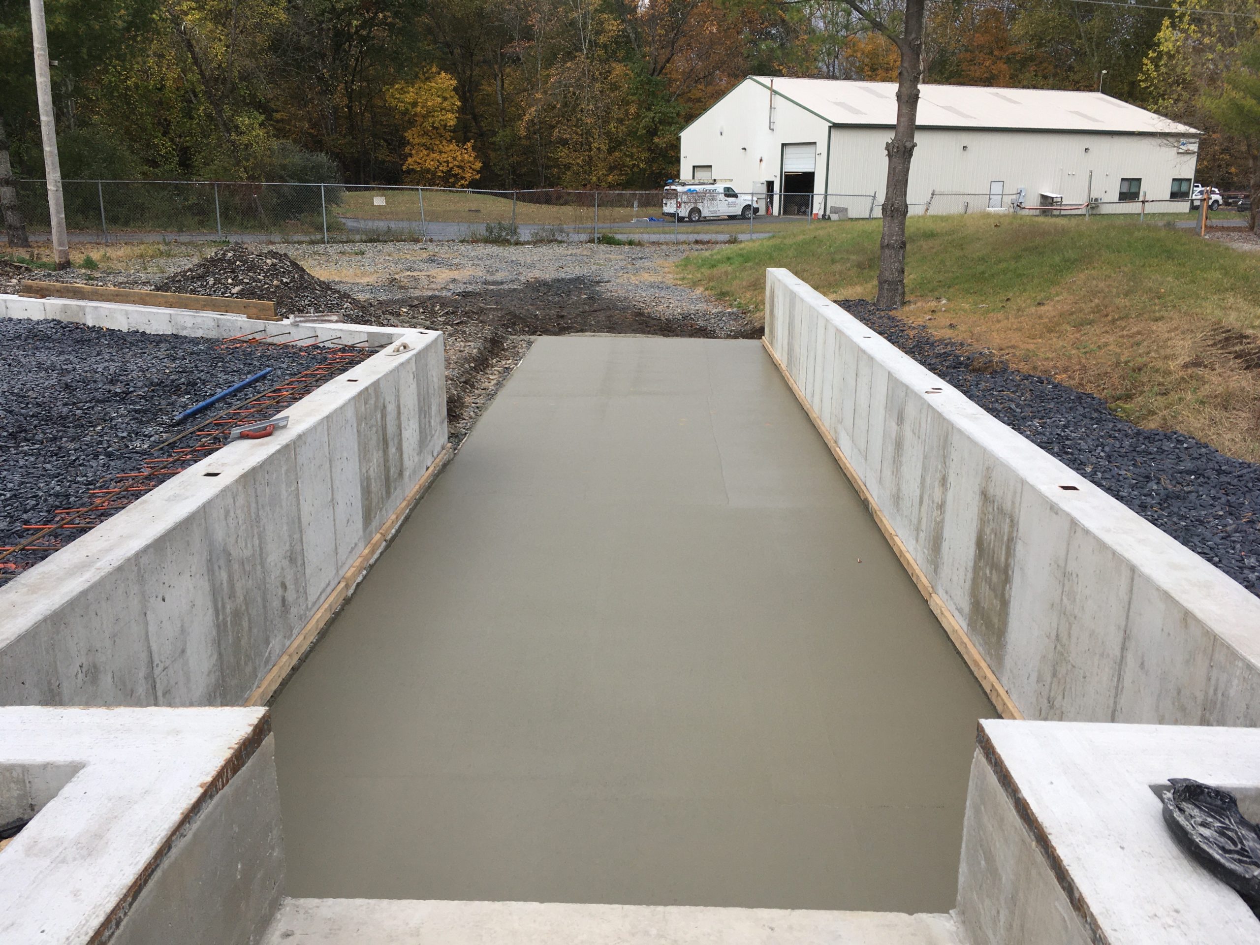 commercial-concrete-wall-loading dock